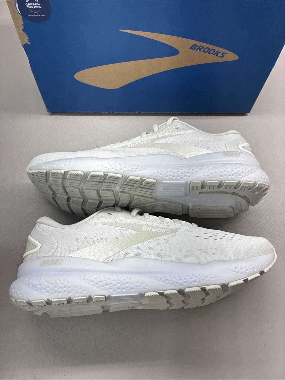 Brooks Ghost 16 Women's Running Shoes Size 11 New With Box White Grey